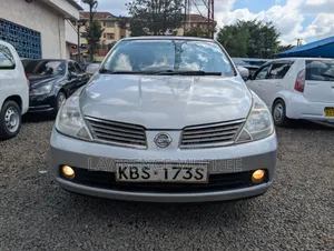 Nissan Tiida 2005 Silver