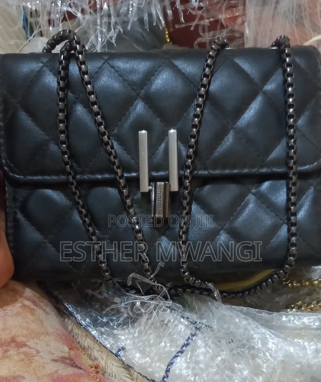 Crossbody Shoulder Bag With a Turn Lock Clasp and a Black Chain Strap