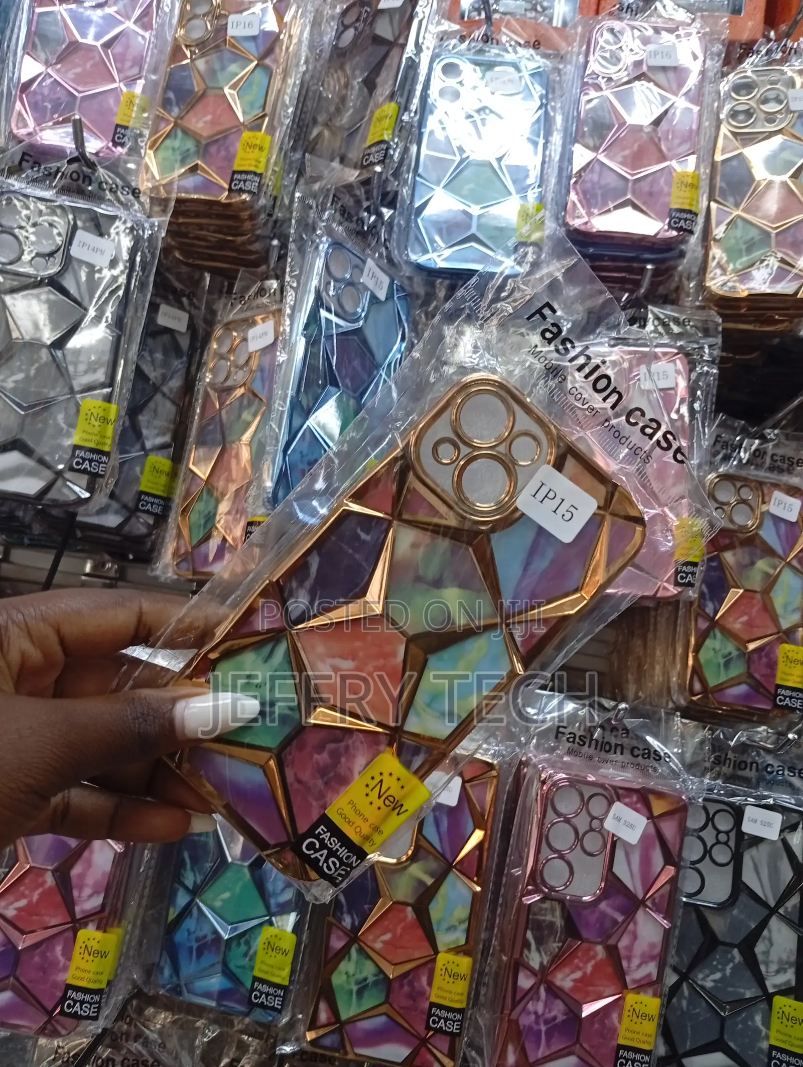 Geometric Diamond Pattern Case, Suitable for Various iPhone Models.