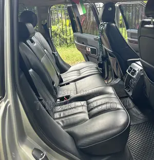 Land Rover Range Rover Vogue 2010 Gold