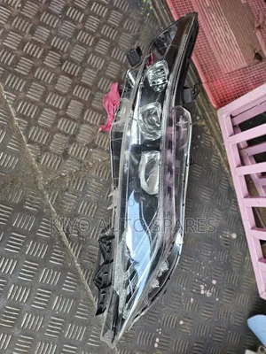 Harrier 52-147 Headlight