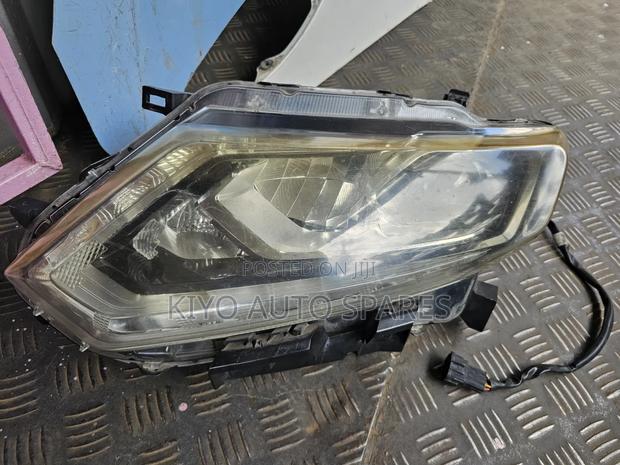 Xtrail N T 32 Headlight