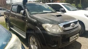 Toyota Hilux 2012 Black