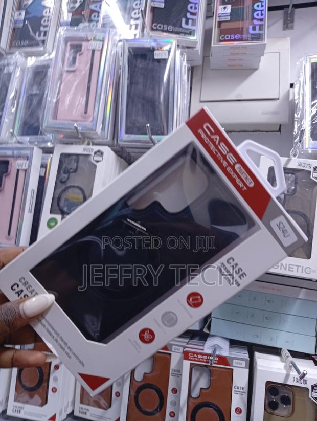 Magnetic Protective Phone Case for Samsung Galaxy S24 Ultra. - thumbnail 2