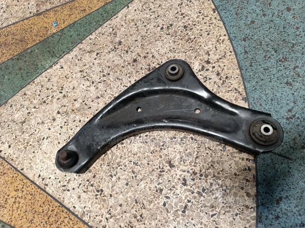 Control Arm Nissan Juke