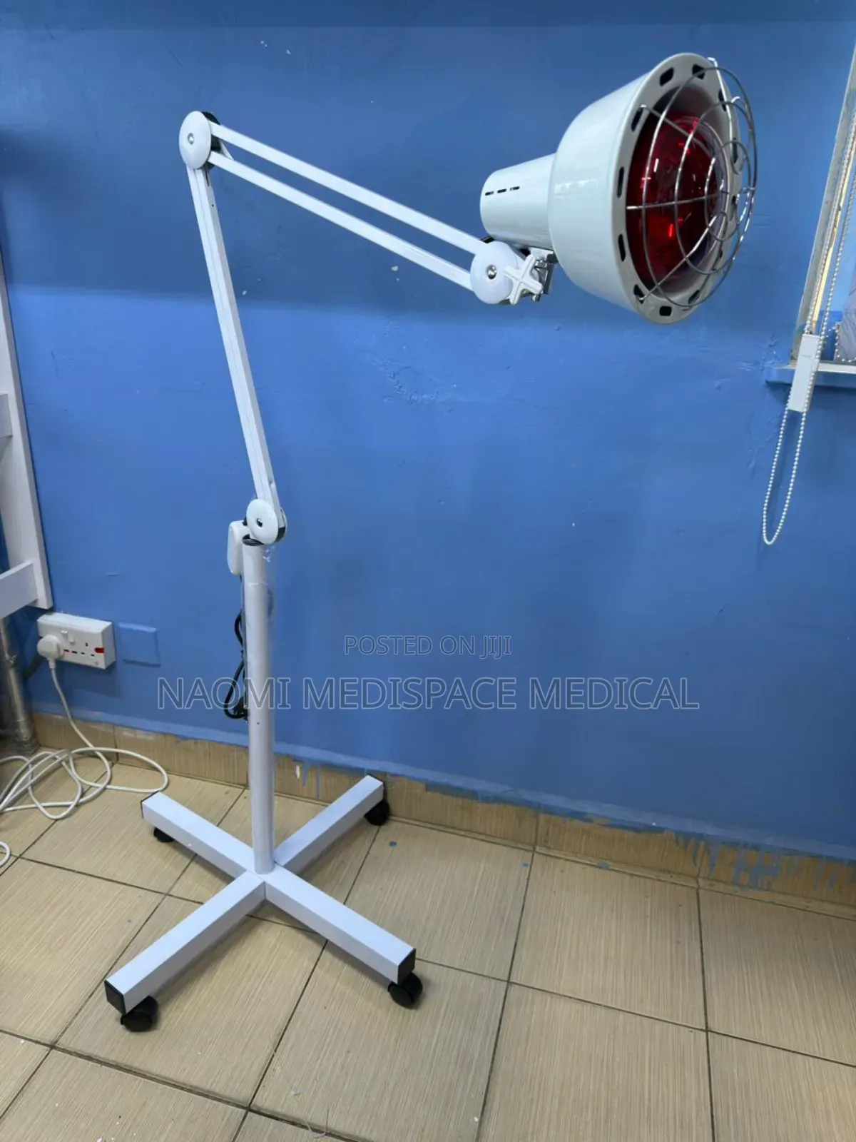 Infrared Therapy Light With Stand and Castors