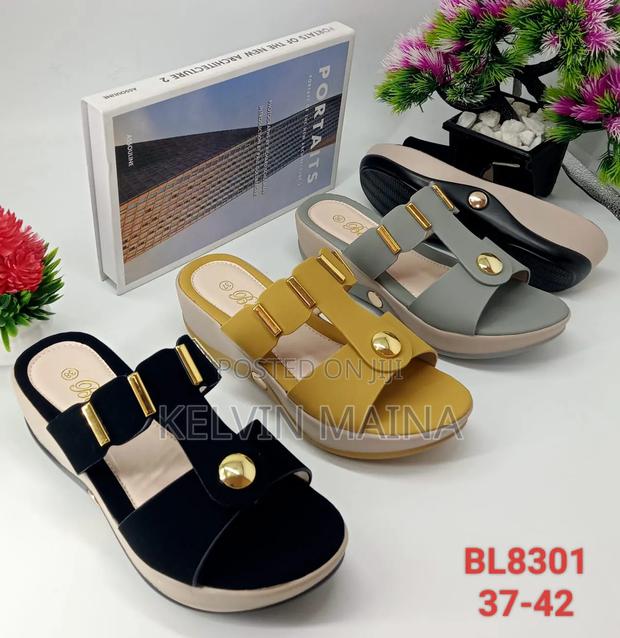 Ladies Shoes - thumbnail 3
