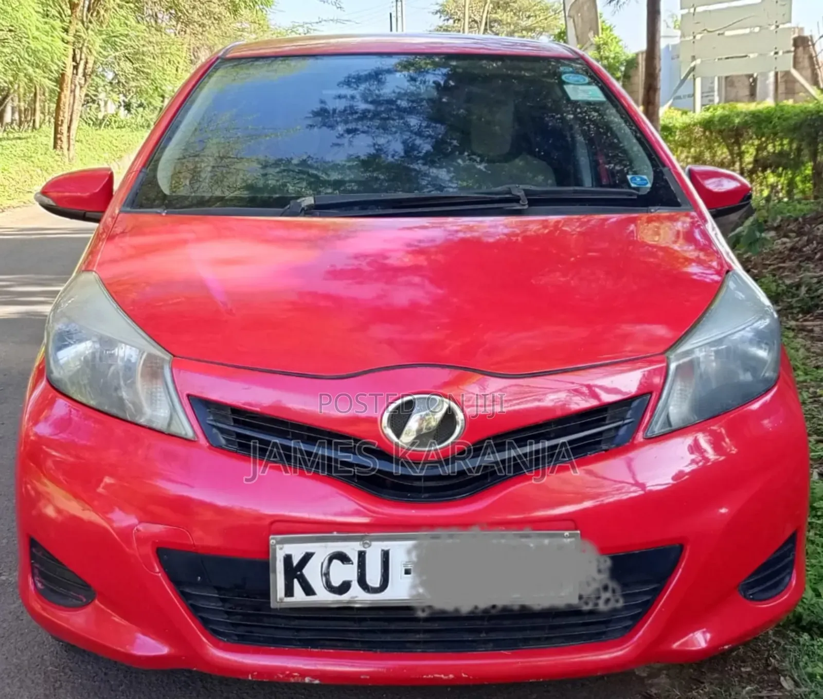 Toyota Vitz 2012 Red