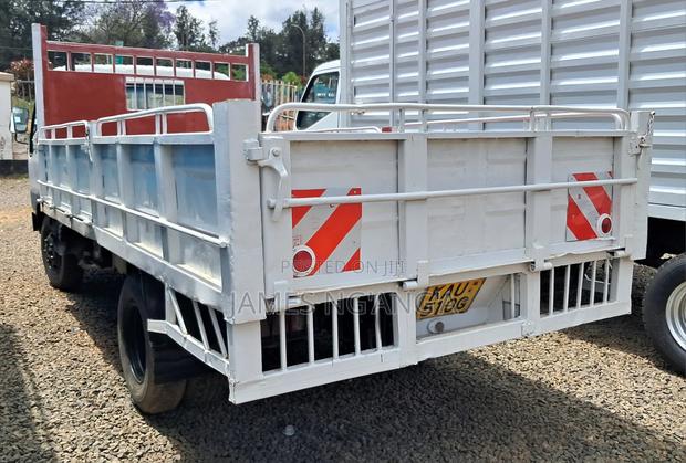 Mitsubishi Canter 4d32 - thumbnail 4