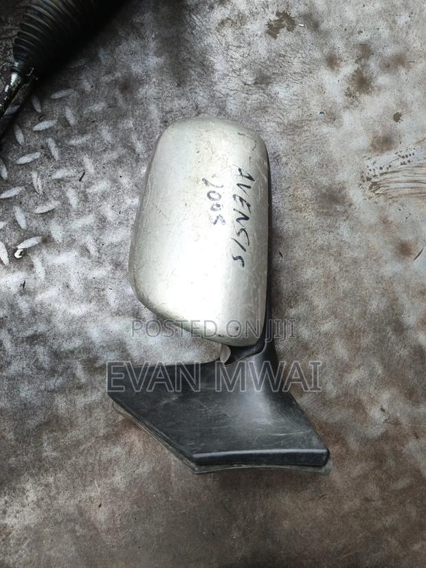 Avensis 2005 Side Mirror No Signal Left Only - main view