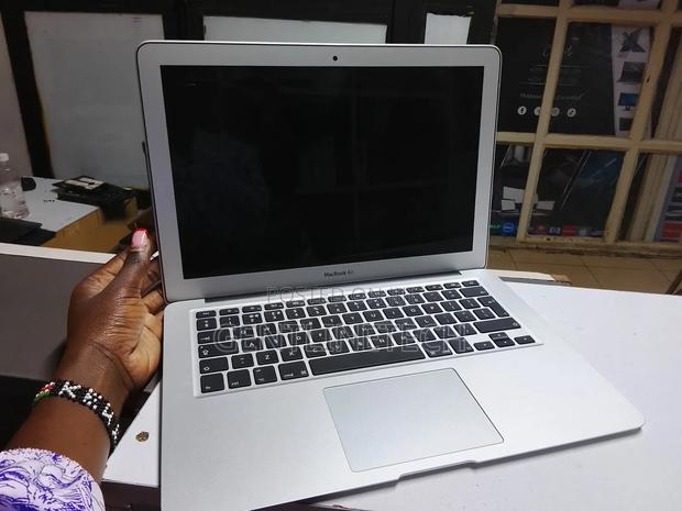 Laptop Apple MacBook Air 2017 8GB Intel Core i5 SSD 256GB