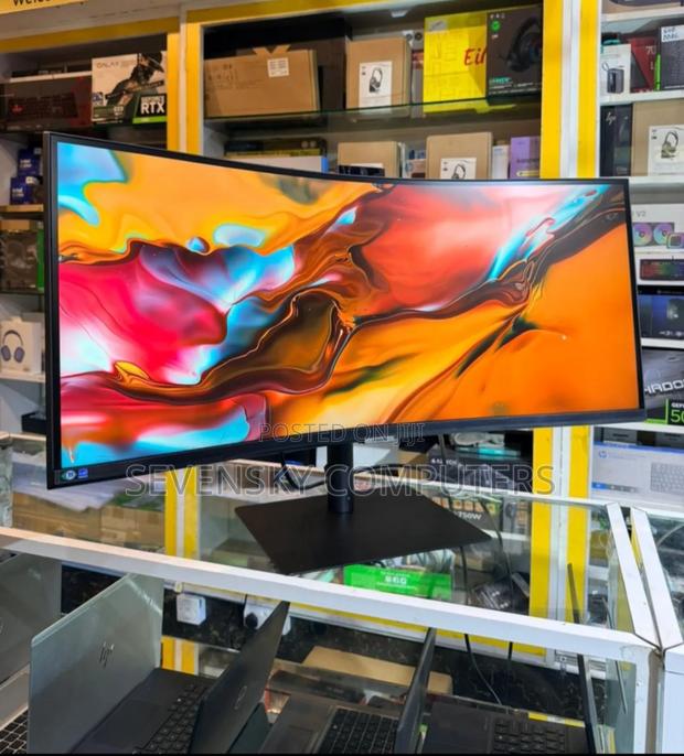 32 Inch Samsung Odyssey G55c Curved Qhd(2560×1440p)Monitor 165hz