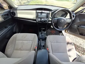 Toyota Axio 2014 Silver