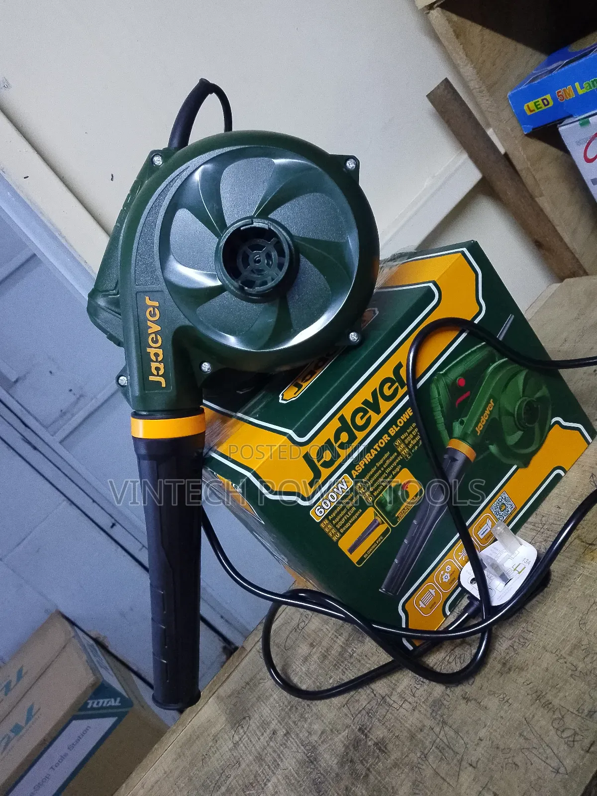 600 Watts Blower