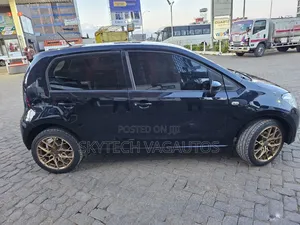 Volkswagen Up 2016 Black