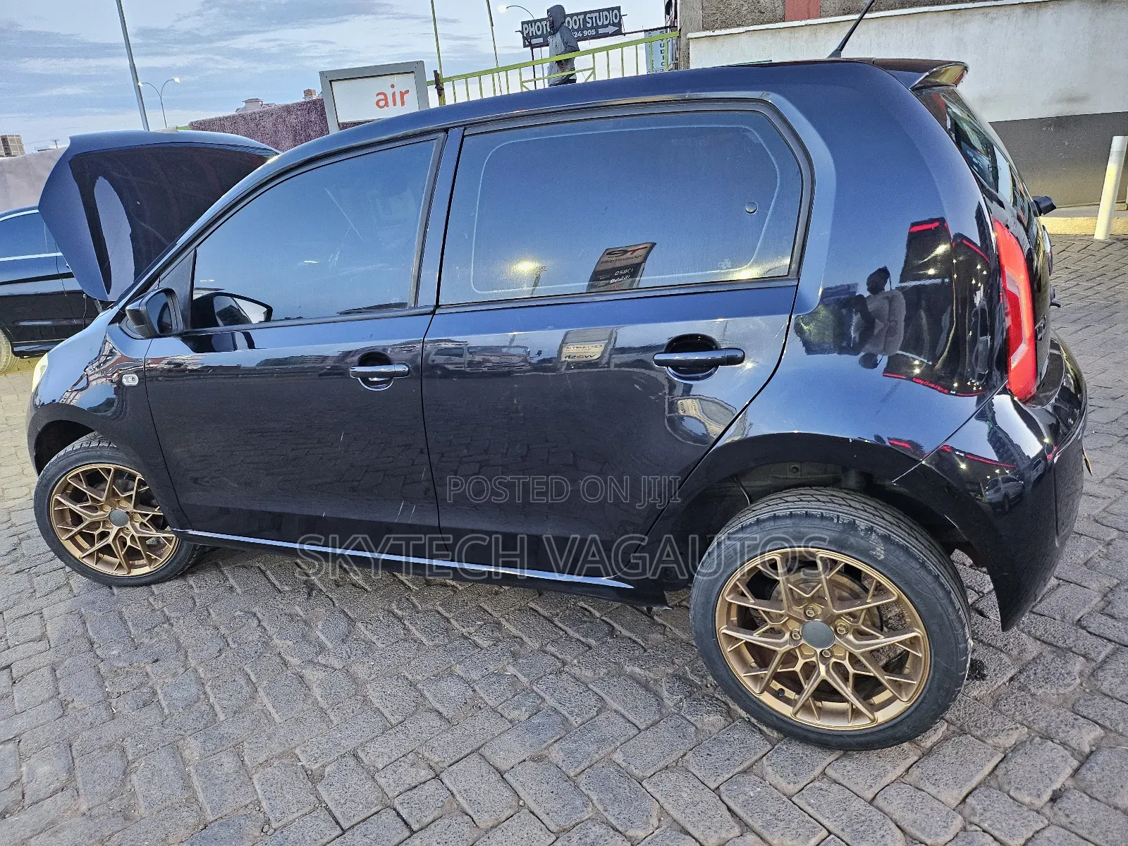Volkswagen Up 2016 Black