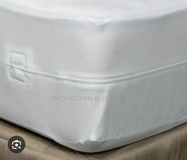 Zipped High Quality Mattress Cover / Protector - thumbnail 3