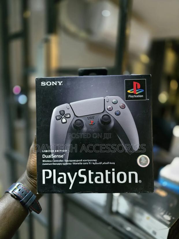 Sony Ps5 Dualsense Wireless Controller 30th Anniversary Specialedition