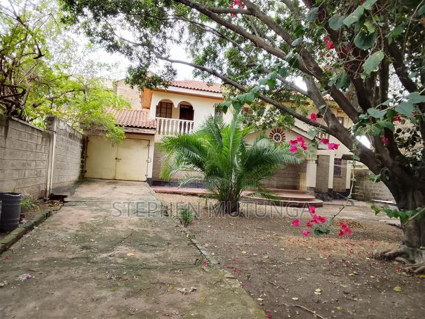 Furnished 5bdrm Mansion in Athiriver, Nairobi South for sale