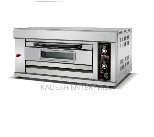 Single Deck With Two Trays Gas Oven