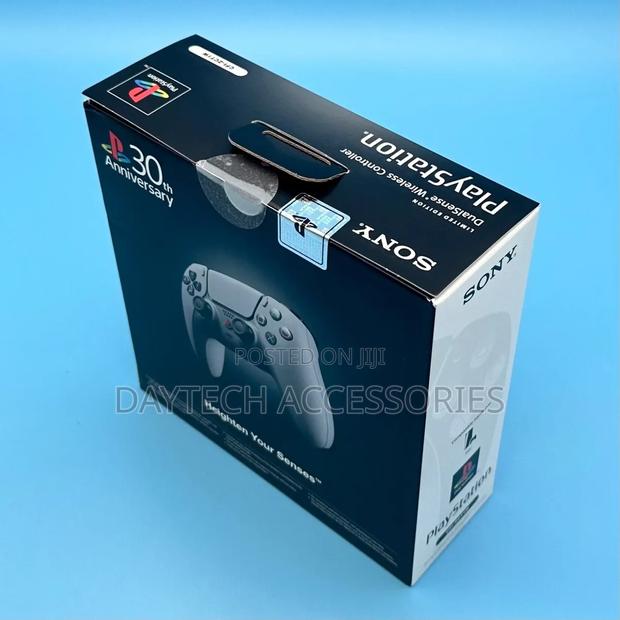 Sony Playstation 5 Dualsense Edge Wireless Controller 30th Anniversary - thumbnail 3