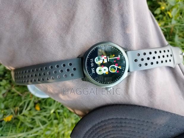 Oraimo Smart Watch - main view