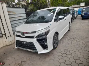 Toyota Voxy 2019