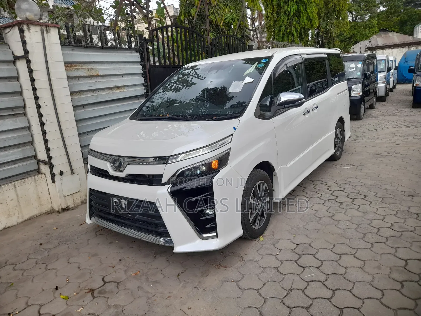 Toyota Voxy 2019
