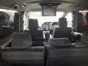 Toyota Voxy 2019