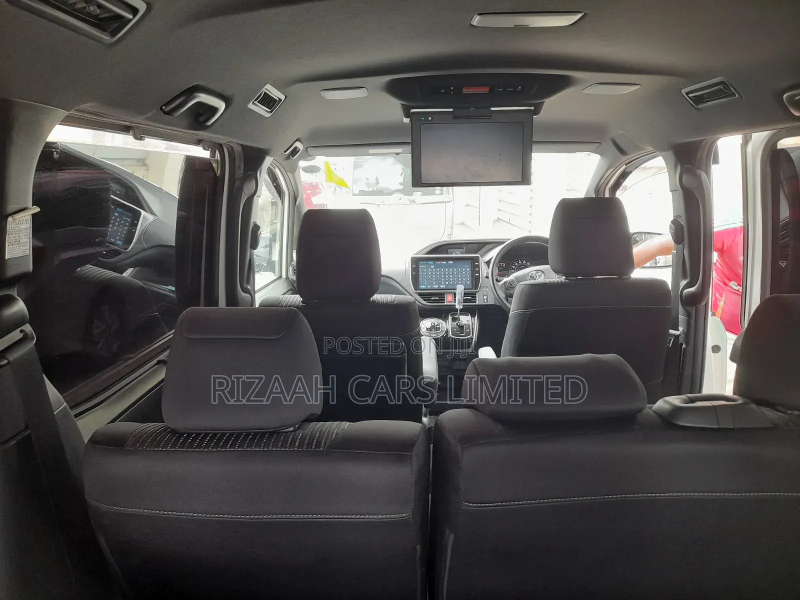 Toyota Voxy 2019