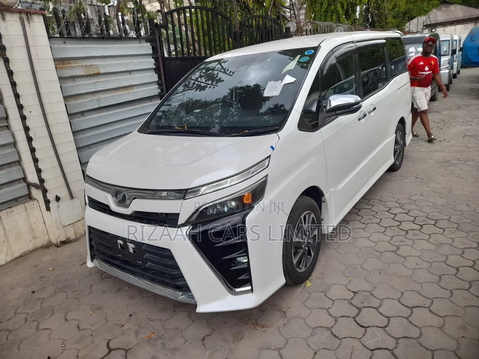 Toyota Voxy 2019