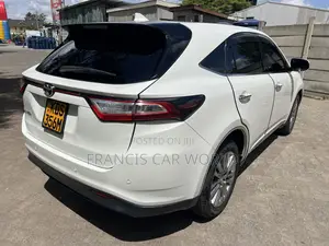 Toyota Harrier 2018 Off white