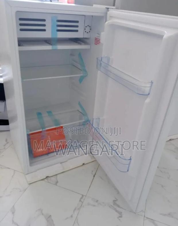 Colour White New Rebune 90l Fridge