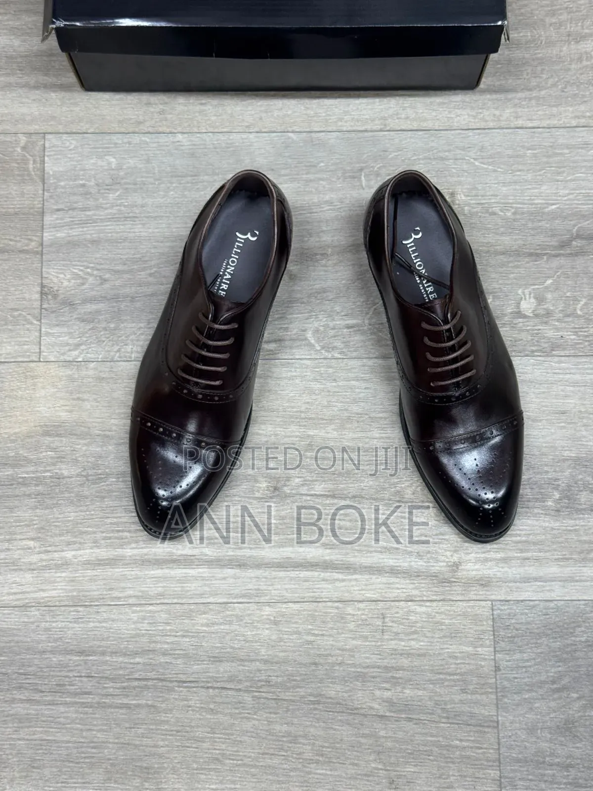 Official Shoes 
Size 39-45