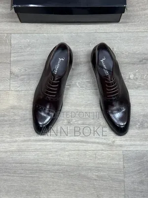 Official Shoes 
Size 39-45