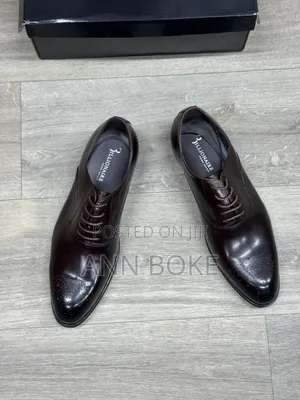 Official Shoes 
Size 39-45