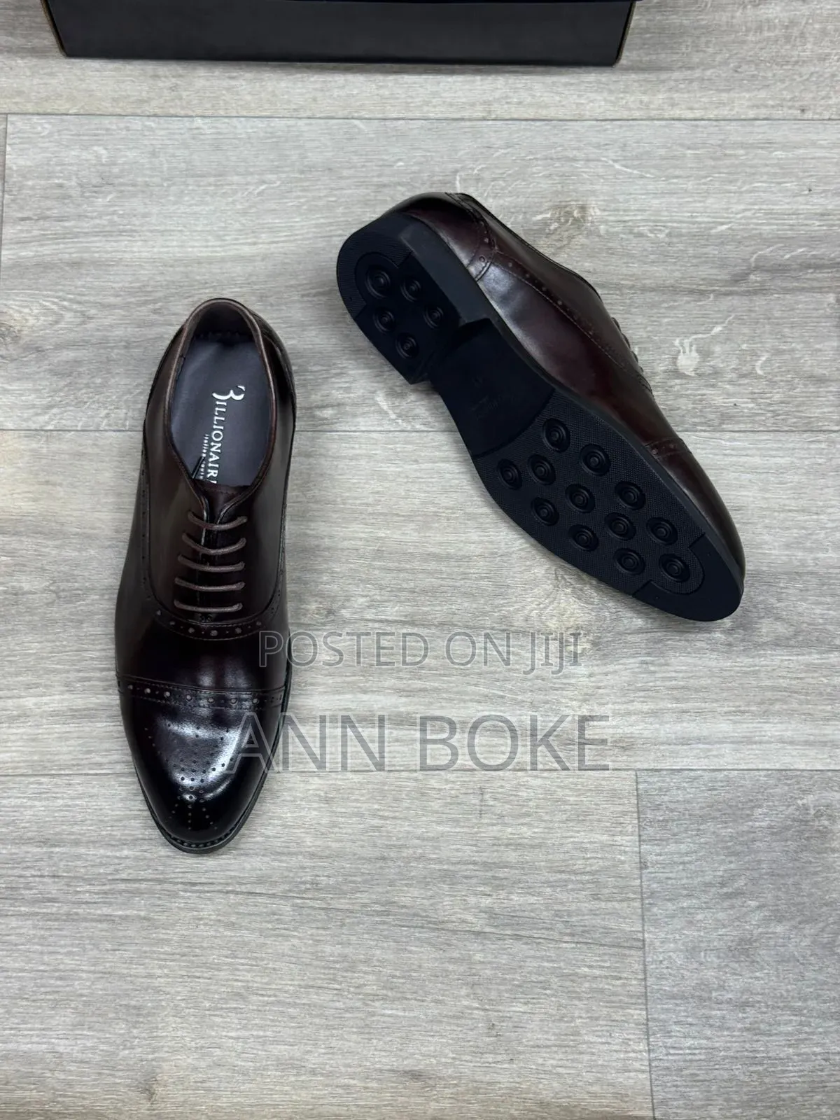 Official Shoes 
Size 39-45