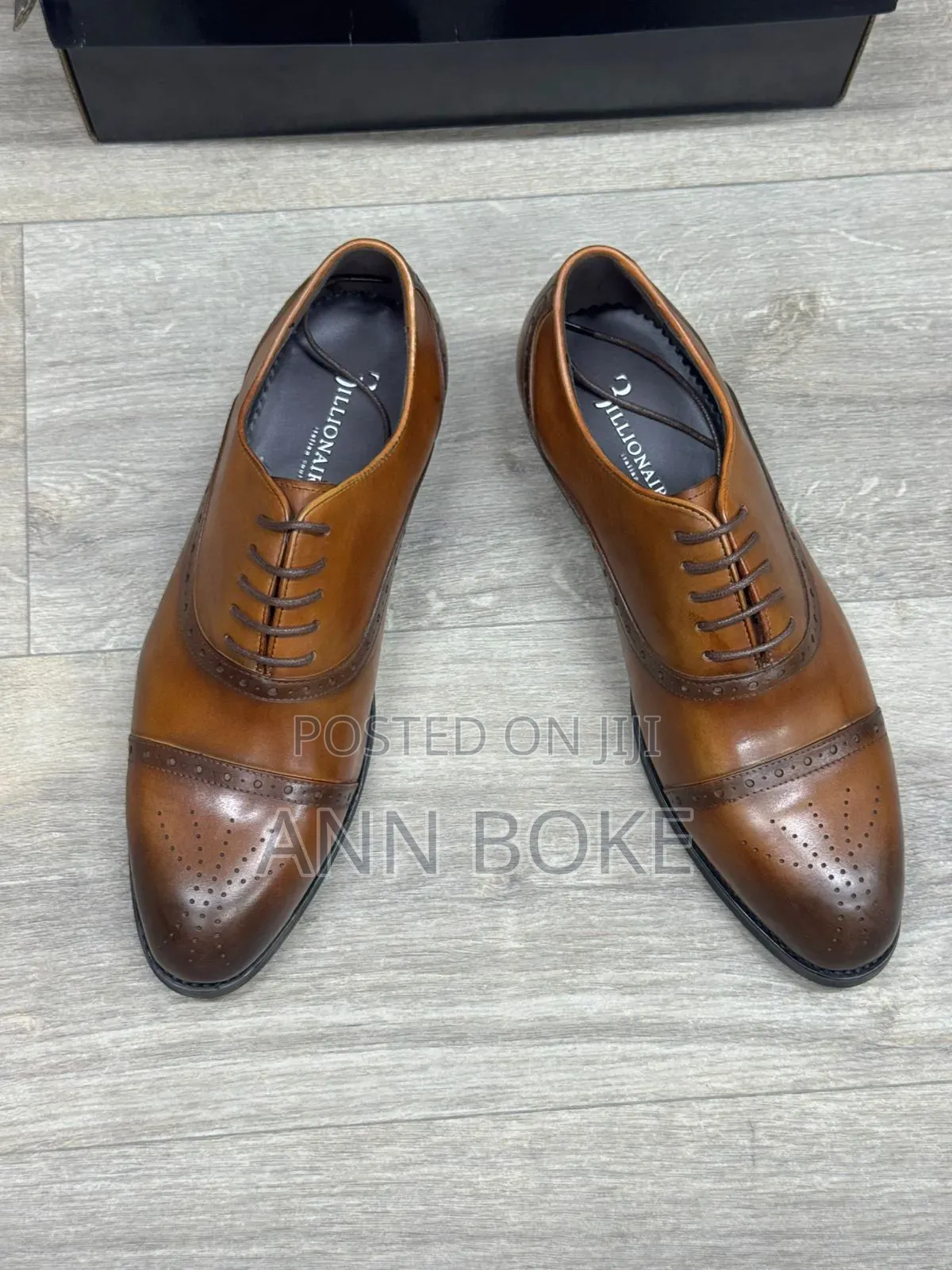 Official Shoes 
Size 39-45