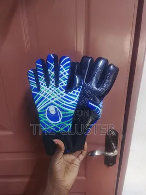 Uhlsport Gk Gloves – Strong Grip, Flexible Fit Finger Protection