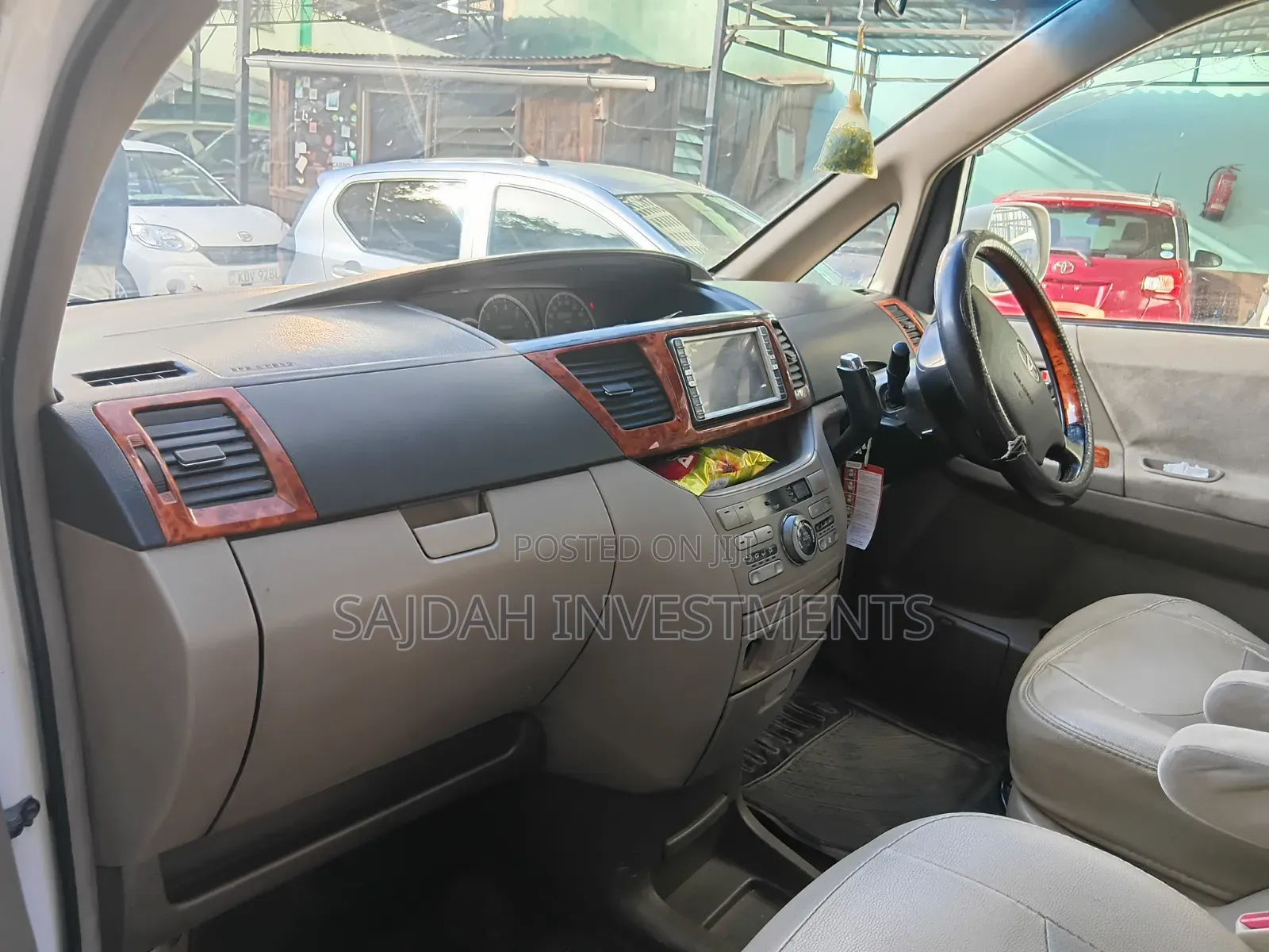 Toyota Noah 2.0 FWD (8 Seater) 2005 White