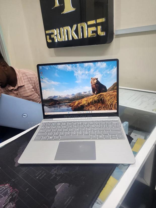 Laptop Microsoft Surface Go 16GB Intel Core i5 SSD 256GB - thumbnail 3