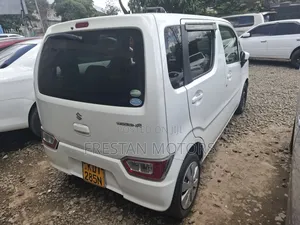 Suzuki Wagon R 2017 White