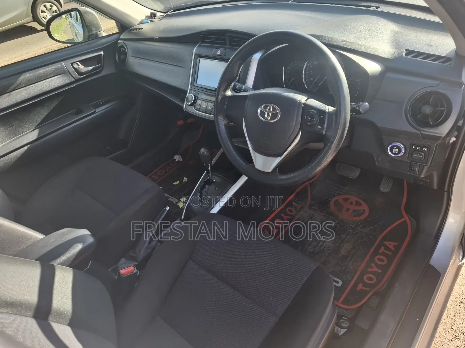 Toyota Corolla Fielder 2017 Silver