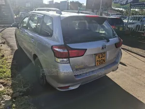 Toyota Corolla Fielder 2017 Silver