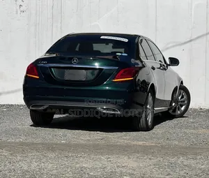Mercedes-Benz C200 2019 Green