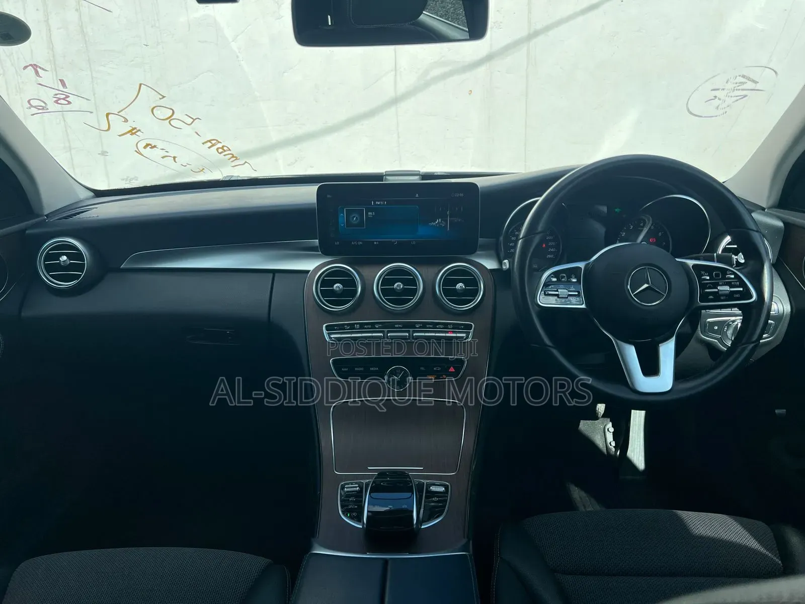 Mercedes-Benz C200 2019 Green