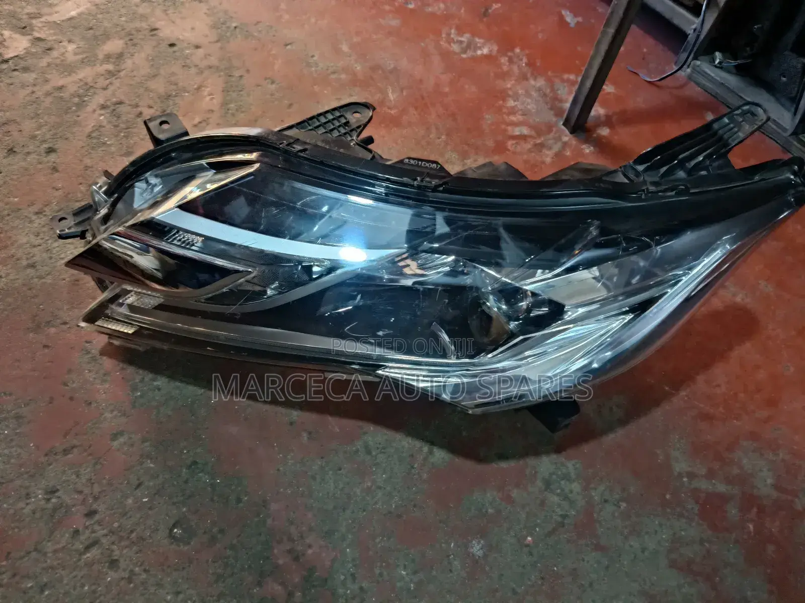 Headlight Pajero Sport Year 2020