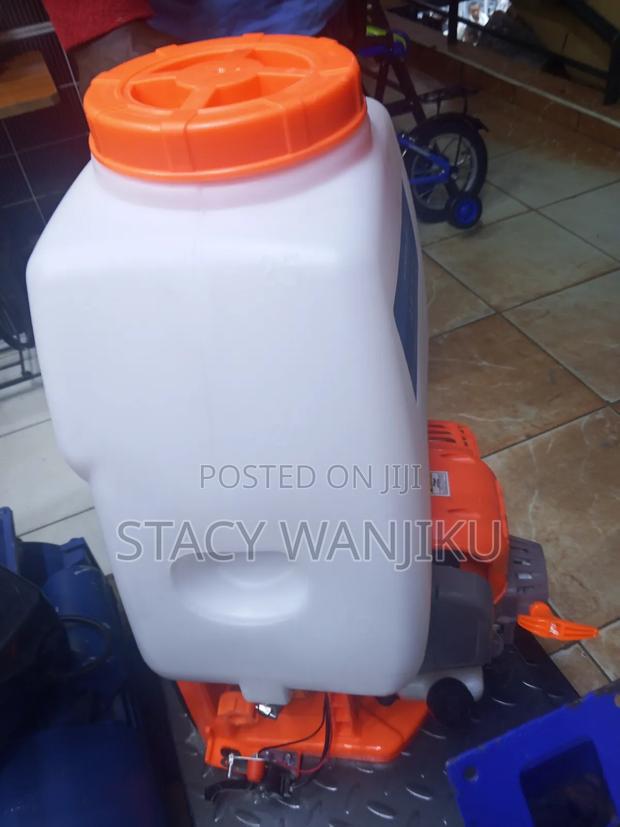 Knapsack Sprayer/ Brand New Knapsack