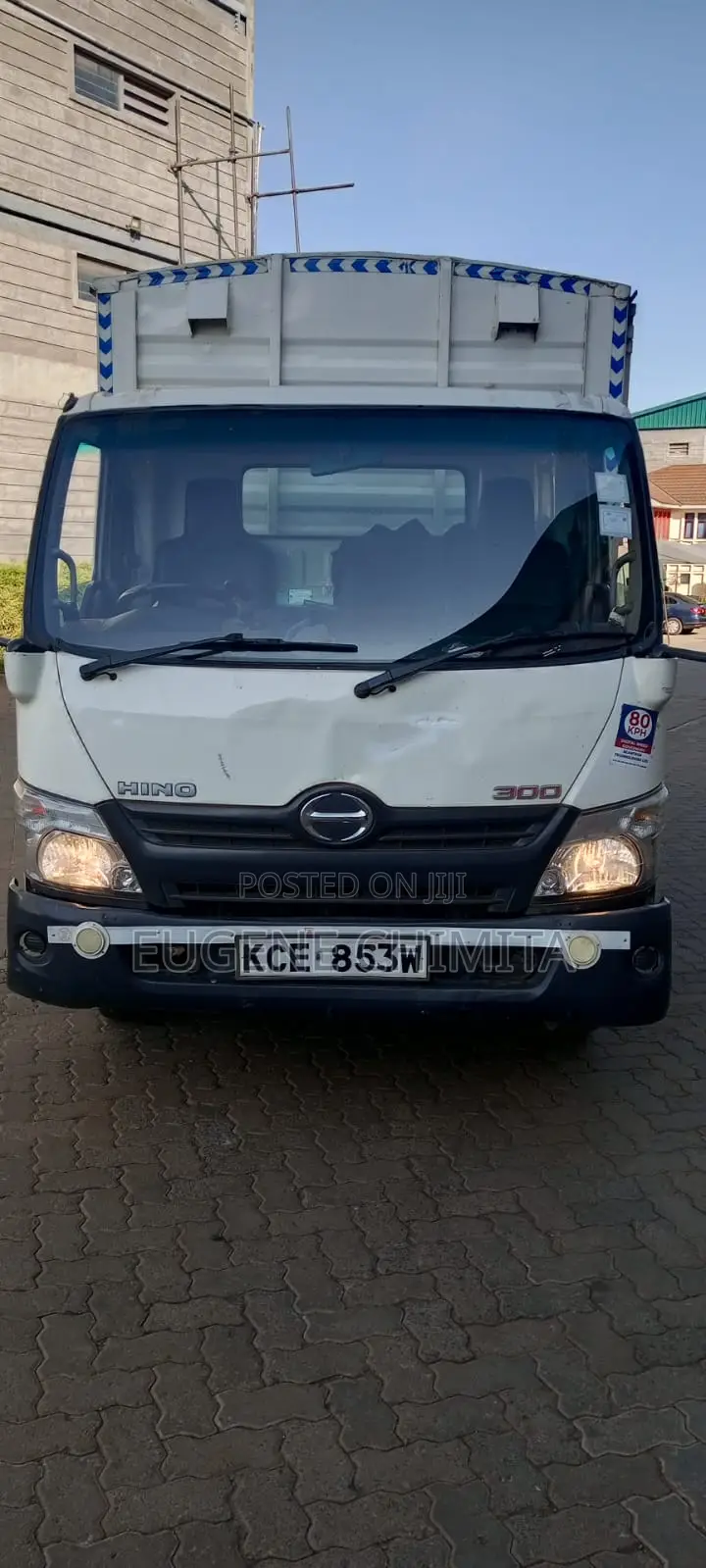 Hino Dutro 300
