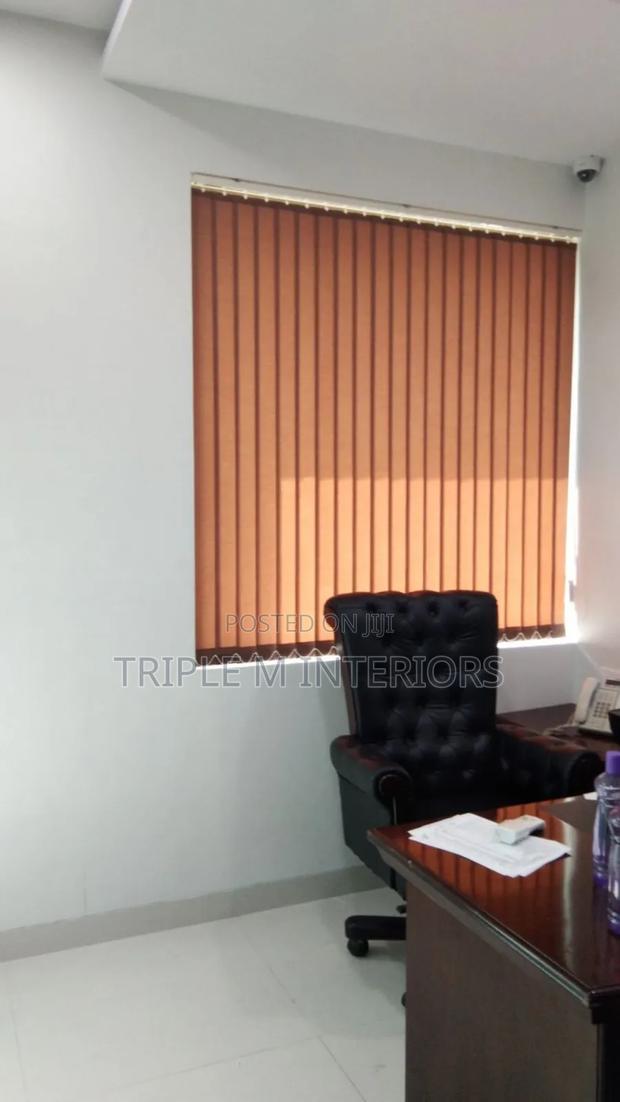 Heat-Reducing Vertical Blinds for Comfortable Rooms